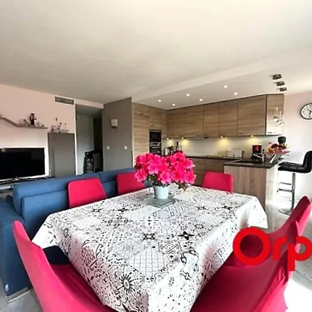 Lumineux Proche Plages Et Centre-ville Avec Clim, Balcons Et Parking Inclus - Fr-1-647-18 Apartment